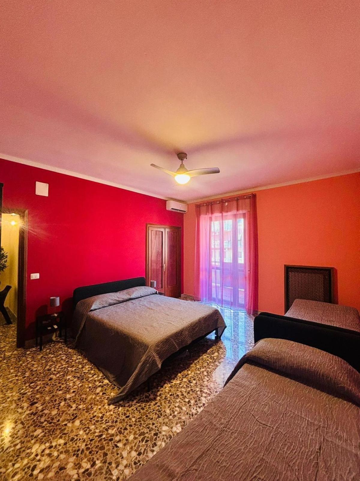 Matthias Central Rooms And Accomodation Bari Exterior photo